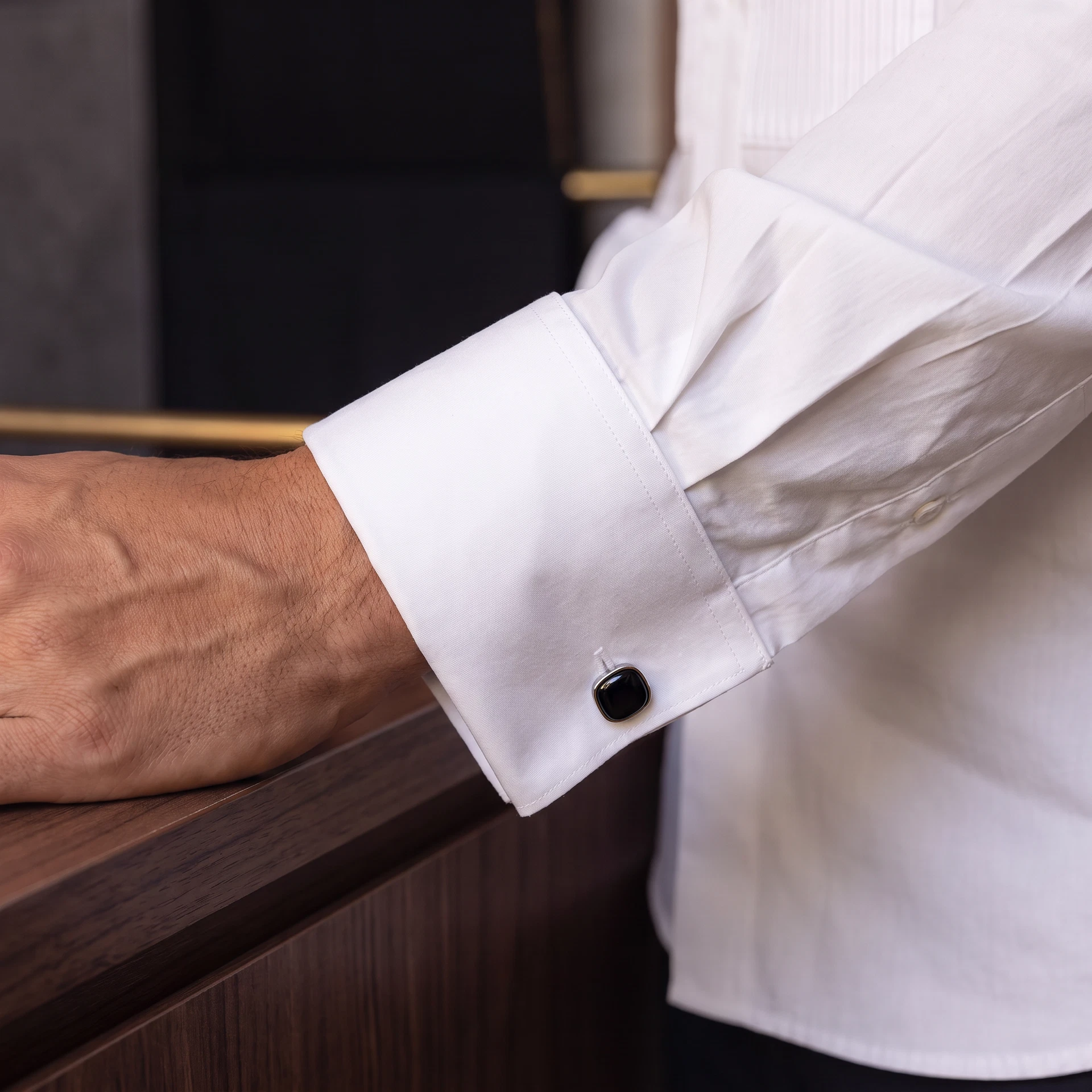 Detalle de puño Mancornas · Puño francés recta